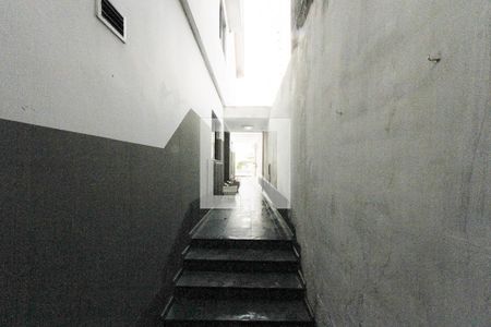 Casa à venda com 214m², 3 quartos e 5 vagas Casa à venda com 214m², 3 quartos e 5 vagasCorredor