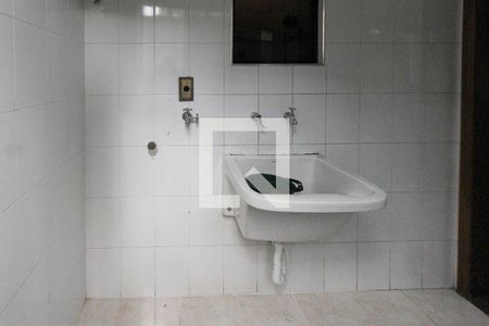 Casa à venda com 214m², 3 quartos e 5 vagas Casa à venda com 214m², 3 quartos e 5 vagasÁrea de Serviço