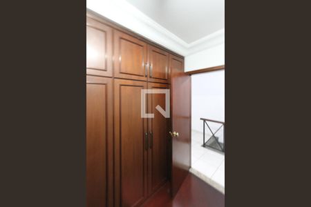 Casa à venda com 214m², 3 quartos e 5 vagas Casa à venda com 214m², 3 quartos e 5 vagasQuarto 02