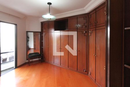 Casa à venda com 214m², 3 quartos e 5 vagas Casa à venda com 214m², 3 quartos e 5 vagasSuite