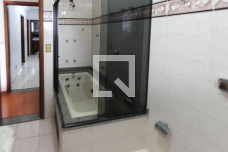 Casa à venda com 214m², 3 quartos e 5 vagas Casa à venda com 214m², 3 quartos e 5 vagasVaranda