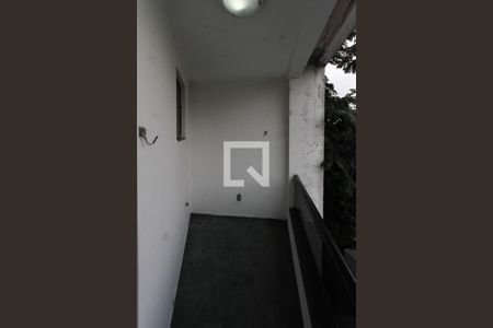 Casa à venda com 214m², 3 quartos e 5 vagas Casa à venda com 214m², 3 quartos e 5 vagasVaranda