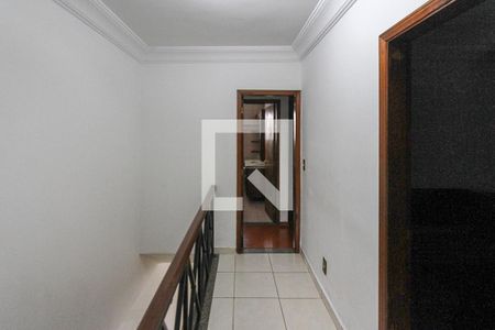 Corredor dos quartos de casa à venda com 3 quartos, 214m² em Vila Prudente, São Paulo
