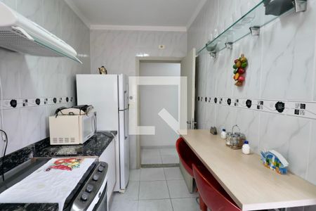 Cozinha de apartamento para alugar com 2 quartos, 60m² em Enseada, Guarujá