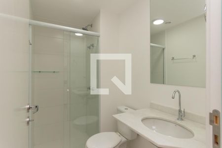 Banheiro de kitnet/studio para alugar com 1 quarto, 26m² em República, São Paulo