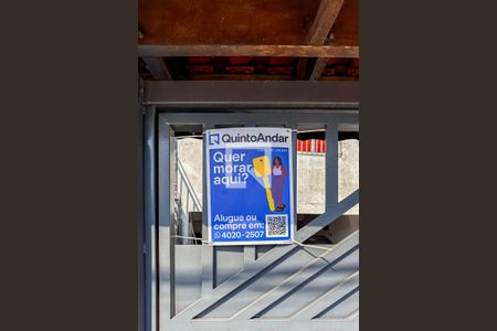 Casa à venda com 150m², 3 quartos e 4 vagas Casa à venda com 150m², 3 quartos e 4 vagasPlaca Banner Instalada na Fachada