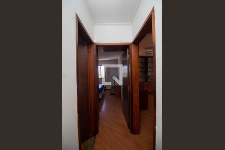 Casa à venda com 197m², 3 quartos e 4 vagasCorredor