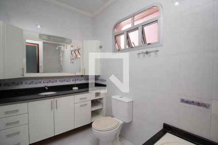 Casa à venda com 197m², 3 quartos e 4 vagasBanheiro da Suíte