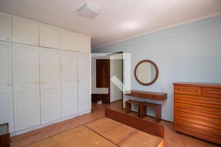 Casa à venda com 197m², 3 quartos e 4 vagasQuarto 2 - Suíte