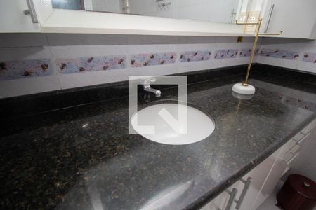 Casa à venda com 197m², 3 quartos e 4 vagasBanheiro da Suíte