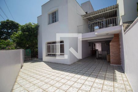 Casa à venda com 197m², 3 quartos e 4 vagasQuintal