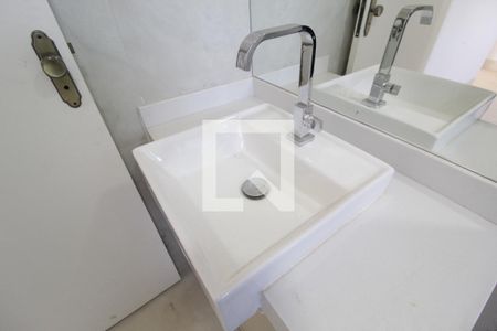 Casa de condomínio para alugar com 356m², 4 quartos e 6 vagasBanheiro/Suíte 1