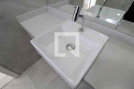 Casa de condomínio para alugar com 356m², 4 quartos e 6 vagasBanheiro /Suíte 3