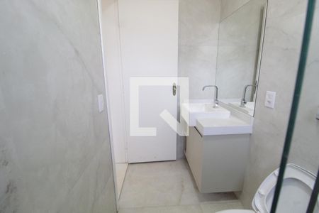 Banheiro/Suíte 1 de casa de condomínio para alugar com 4 quartos, 356m² em Aclimação, Uberlândia