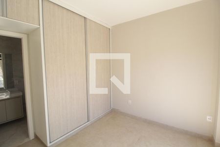 Casa de condomínio para alugar com 356m², 4 quartos e 6 vagasSuíte 4