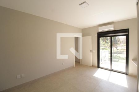 Casa de condomínio para alugar com 356m², 4 quartos e 6 vagasSuíte 2