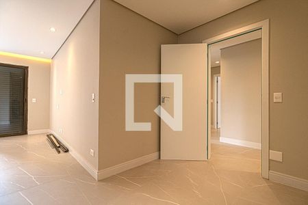 Apartamento à venda com 236m², 3 quartos e 3 vagasCloset Suíte 3