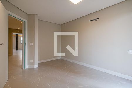 Apartamento à venda com 236m², 3 quartos e 3 vagasSuíte 2