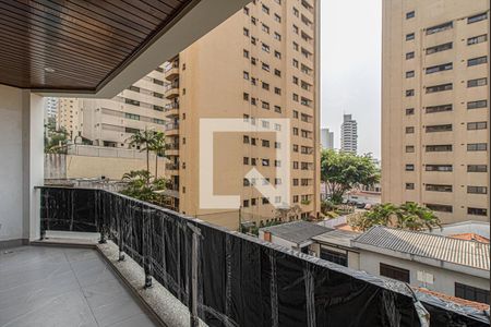 Apartamento à venda com 236m², 3 quartos e 3 vagasSuíte 2 varanda