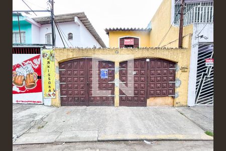 Casa para alugar com 226m², 3 quartos e 2 vagas Casa para alugar com 226m², 3 quartos e 2 vagasFachada