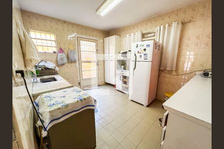 Casa para alugar com 226m², 3 quartos e 2 vagas Casa para alugar com 226m², 3 quartos e 2 vagasCozinha