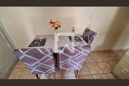 Detalhe da sala de apartamento para alugar com 1 quarto, 70m² em Guilhermina, Praia Grande