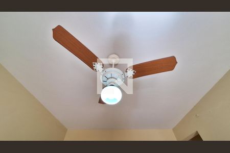 Detalhe da sala de apartamento para alugar com 1 quarto, 70m² em Guilhermina, Praia Grande