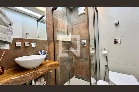 Apartamento à venda com 105m², 3 quartos e 1 vaga Apartamento à venda com 105m², 3 quartos e 1 vagaBanheiro 2