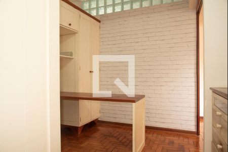Casa à venda com 390m², 3 quartos e 2 vagasCloset da Suíte