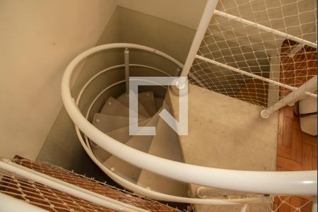 Casa à venda com 390m², 3 quartos e 2 vagasAcesso ao Piso Inferior