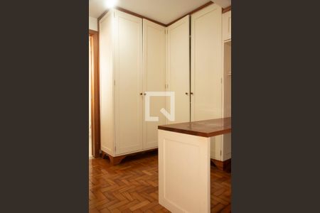 Casa à venda com 390m², 3 quartos e 2 vagasCloset da Suíte
