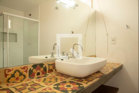 Casa à venda com 390m², 3 quartos e 2 vagasBanheiro da Suíte