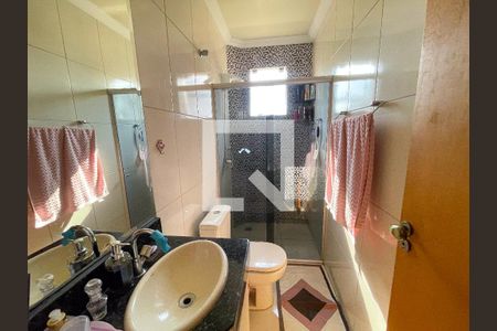 Apartamento à venda com 120m², 3 quartos e 1 vagaBanheiro 2