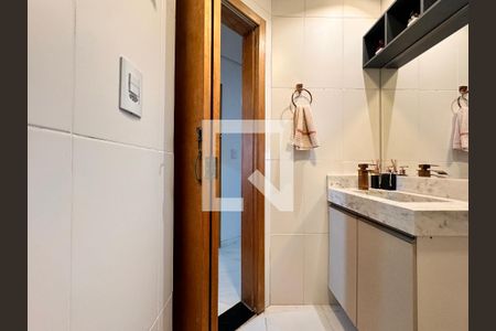 Apartamento à venda com 88m², 2 quartos e 1 vaga Apartamento à venda com 88m², 2 quartos e 1 vagaBanheiro