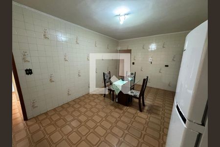 Casa à venda com 350m², 6 quartos e 3 vagas Casa à venda com 350m², 6 quartos e 3 vagasCasa 2