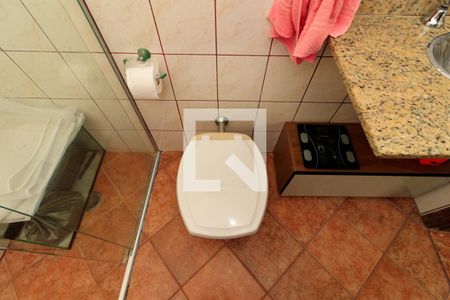 Casa à venda com 300m², 8 quartos e 5 vagasBanheiro da suíte