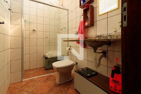 Casa à venda com 300m², 8 quartos e 5 vagasBanheiro da suíte