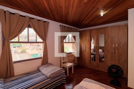 Casa à venda com 300m², 8 quartos e 5 vagasQuarto