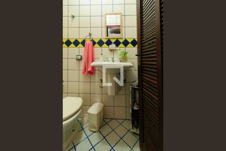 Casa à venda com 300m², 8 quartos e 5 vagasBanheiro