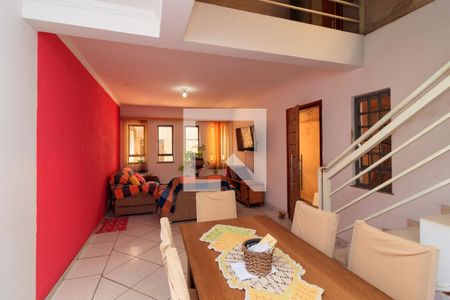 Casa à venda com 300m², 8 quartos e 5 vagasSala