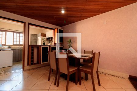 Sala de casa à venda com 8 quartos, 300m² em Vila Mazzei, São Paulo