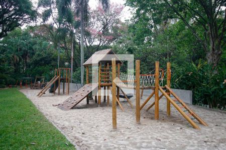 Apartamento à venda com 202m², 4 quartos e 2 vagasÁrea comum - Playground 2