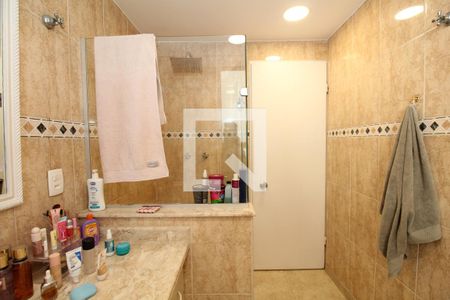 Apartamento à venda com 202m², 4 quartos e 2 vagasBanheiro