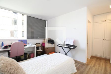 Apartamento à venda com 202m², 4 quartos e 2 vagasQuarto