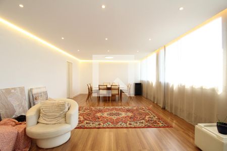 Sala de apartamento à venda com 4 quartos, 202m² em Vila Suzana, São Paulo