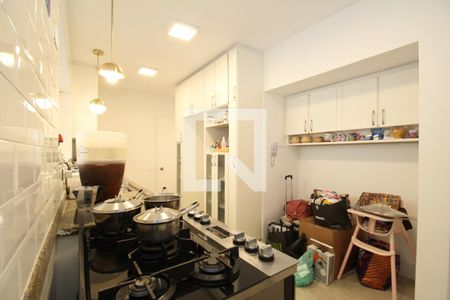 Apartamento à venda com 202m², 4 quartos e 2 vagasCozinha