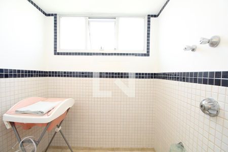 Apartamento à venda com 202m², 4 quartos e 2 vagasBanheiro