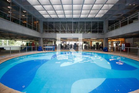 Apartamento à venda com 202m², 4 quartos e 2 vagasÁrea comum - Piscina Coberta