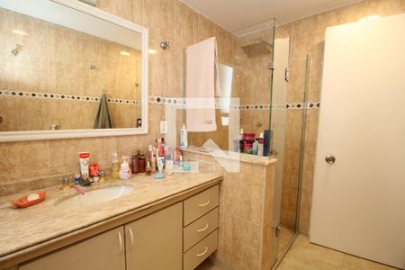 Apartamento à venda com 202m², 4 quartos e 2 vagasBanheiro