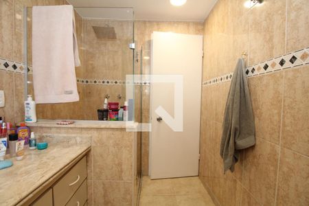 Apartamento à venda com 202m², 4 quartos e 2 vagasBanheiro